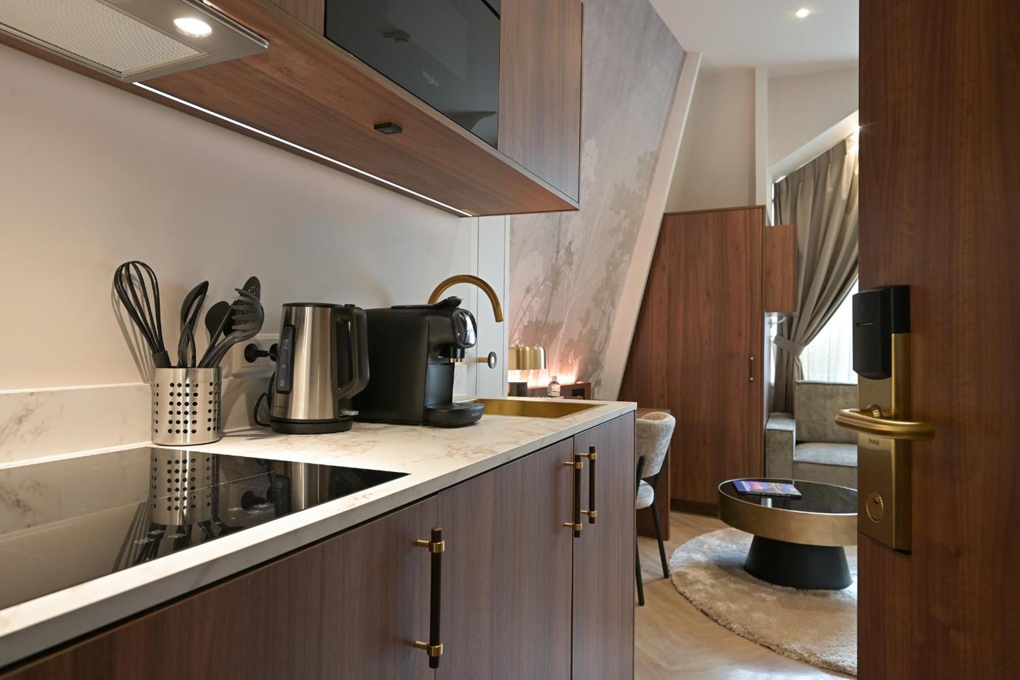 Novallure Downtown - Short Stay Apartments The Hague Exterior photo